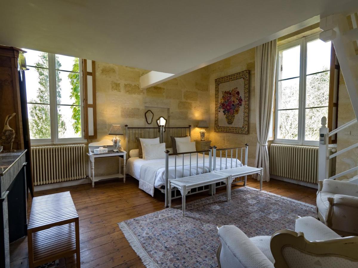 Hotel Petit Garros Fronsac  Habitación foto